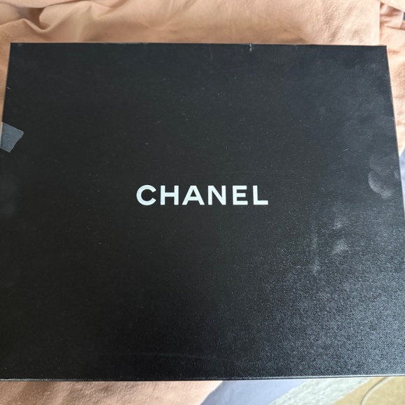 Chanel sneakers - Picture 2 of 5